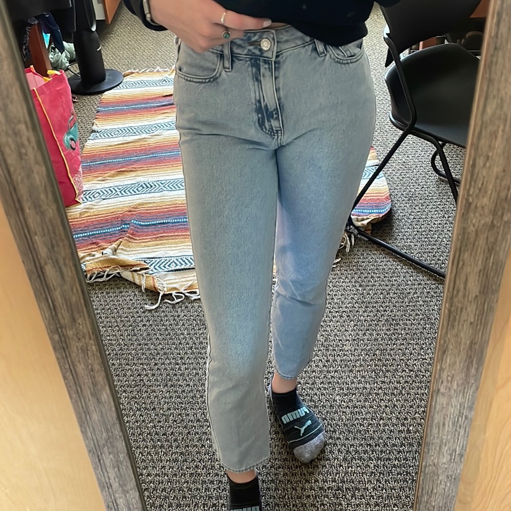 Light wash mom jeans